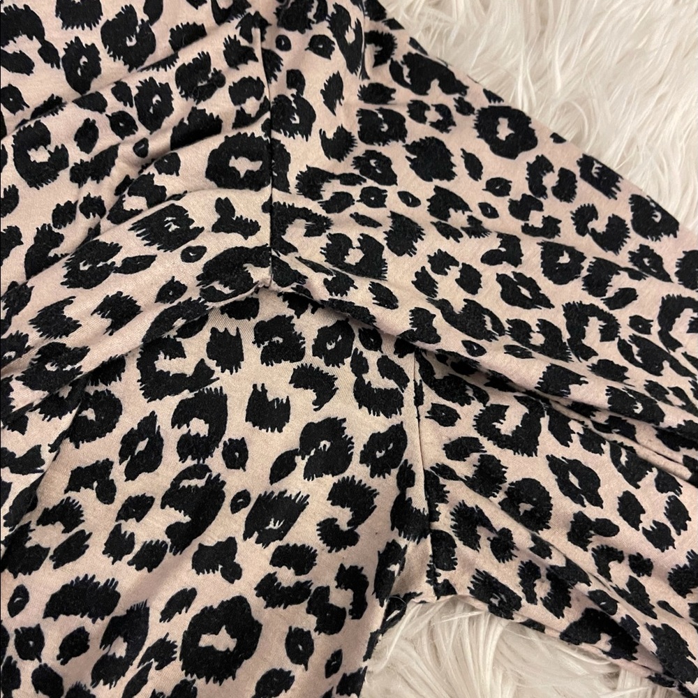 Leopard print | Top - Picture 10 of 16